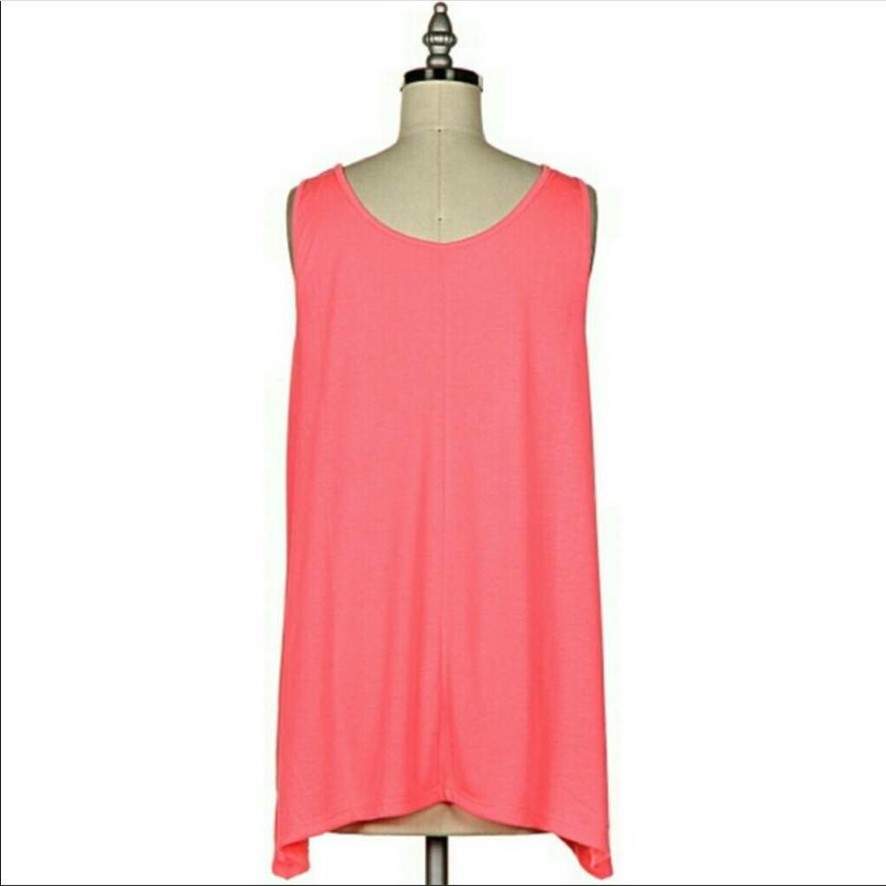 ✨HP✨NWT Scoop Neck Sequin Chevron Tank - Picture 2 of 2